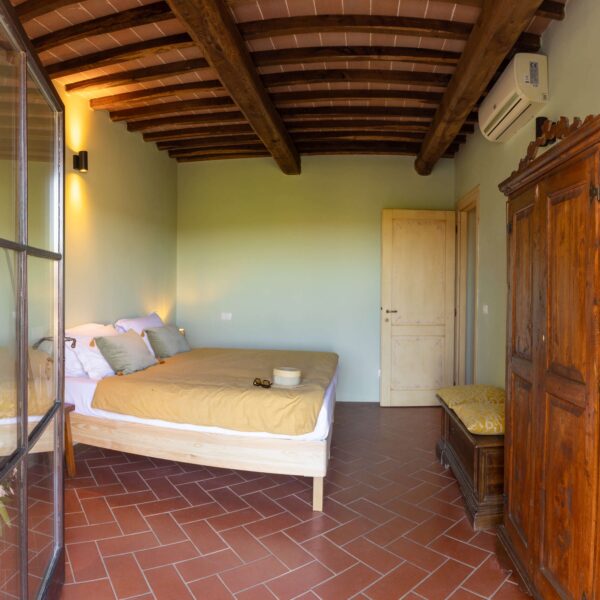 Tuscany Olivia King Bed - Image 2