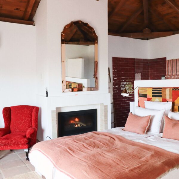Cornaline - Luxury Ensuite King Bed - Image 2